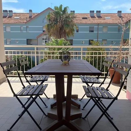 Delizioso Trilocale A Due Passi Dal Mare Di Apartment